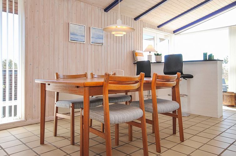 Vakantiehuis "Jerrik" - 900m from the sea