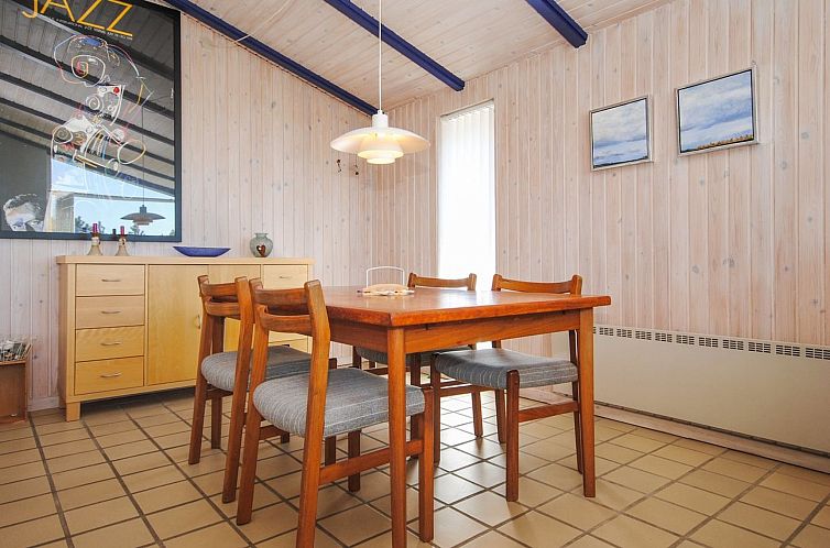 Vakantiehuis "Jerrik" - 900m from the sea