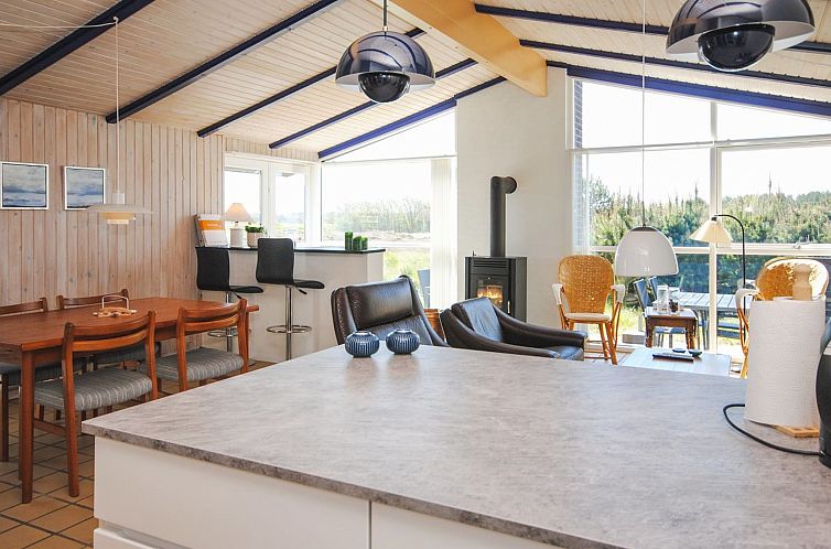 Vakantiehuis "Jerrik" - 900m from the sea