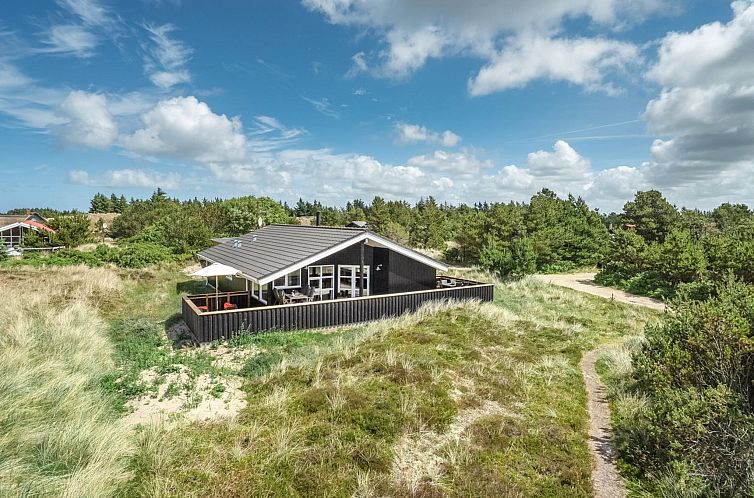 Vakantiehuis "Ivar" - 900m from the sea