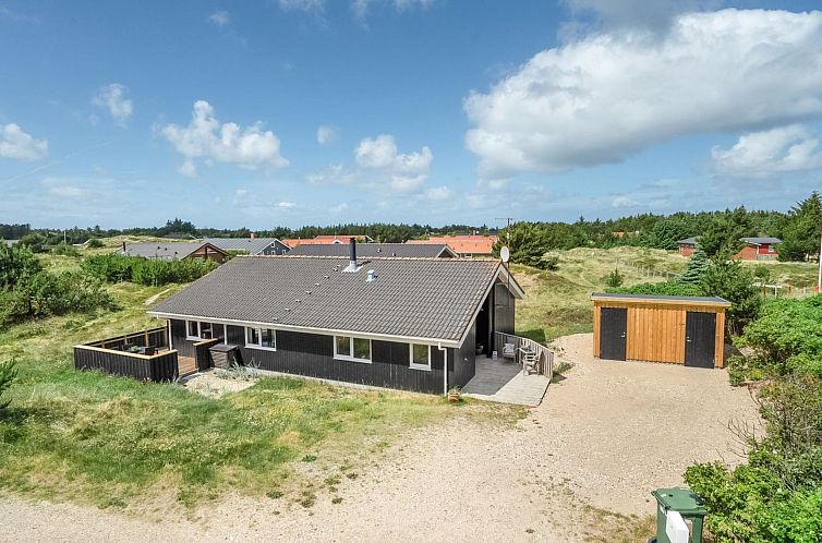 Vakantiehuis "Ivar" - 900m from the sea