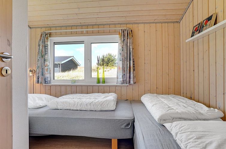 Vakantiehuis "Ivar" - 900m from the sea