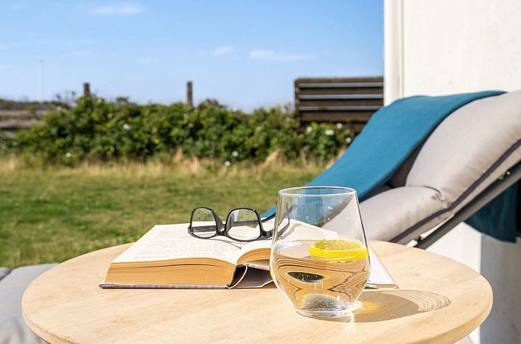 Vakantiehuis "Bernice" - 150m from the sea