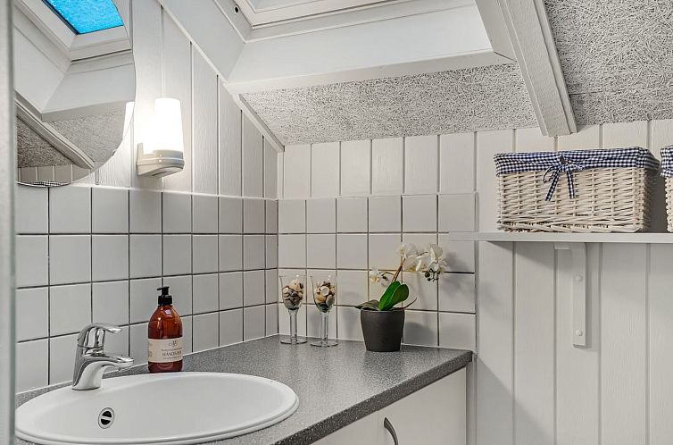 Vakantiehuis "Mimi" - 120m from the sea