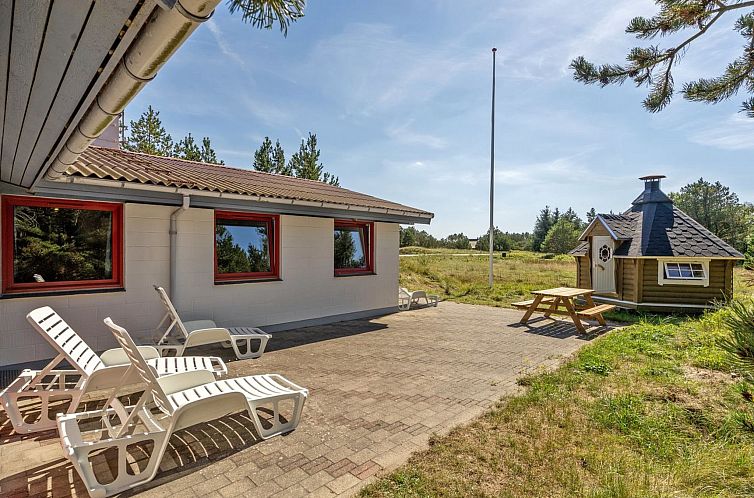 Vakantiehuis "Germund" - 900m from the sea