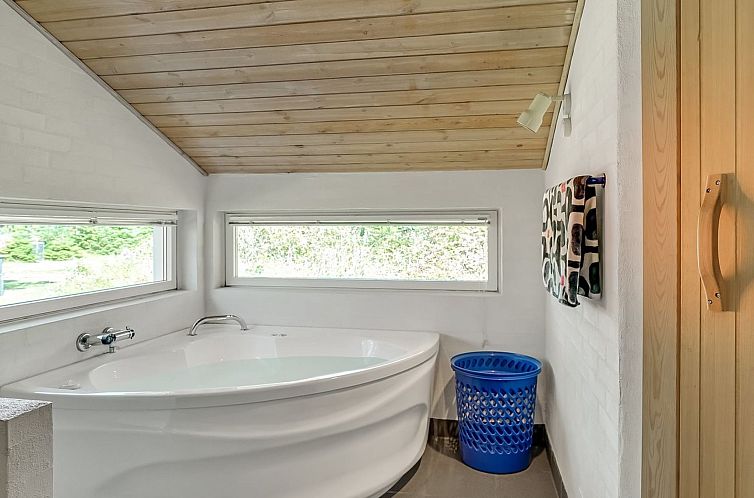 Vakantiehuis "Aslak" - 350m from the sea