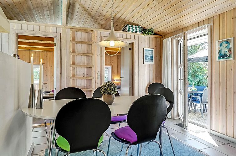 Vakantiehuis "Aslak" - 350m from the sea