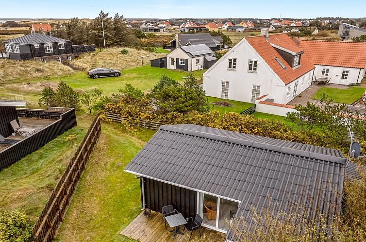 Vakantiehuis "Eroll" - 1.8km from the sea