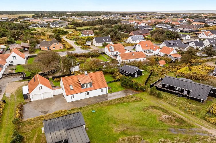 Vakantiehuis "Eroll" - 1.8km from the sea