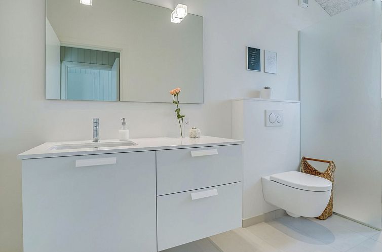 Vakantiehuis "Helli" - 650m from the sea