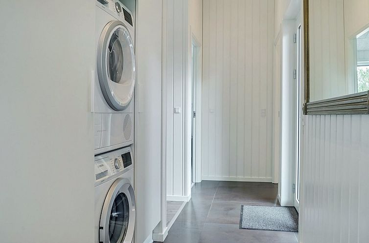 Vakantiehuis "Helli" - 650m from the sea