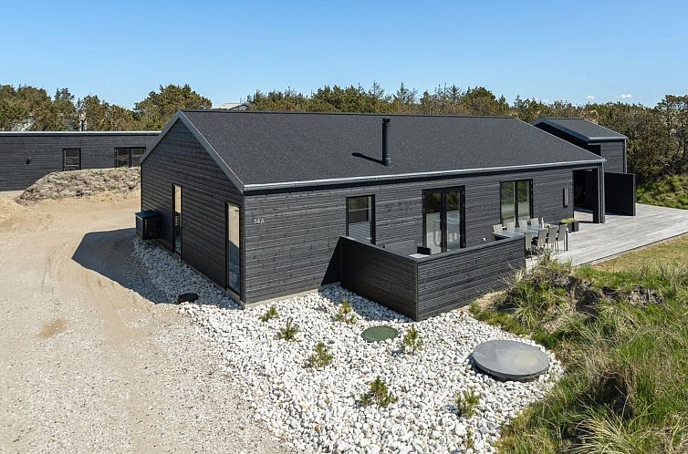 Vakantiehuis "Helli" - 650m from the sea