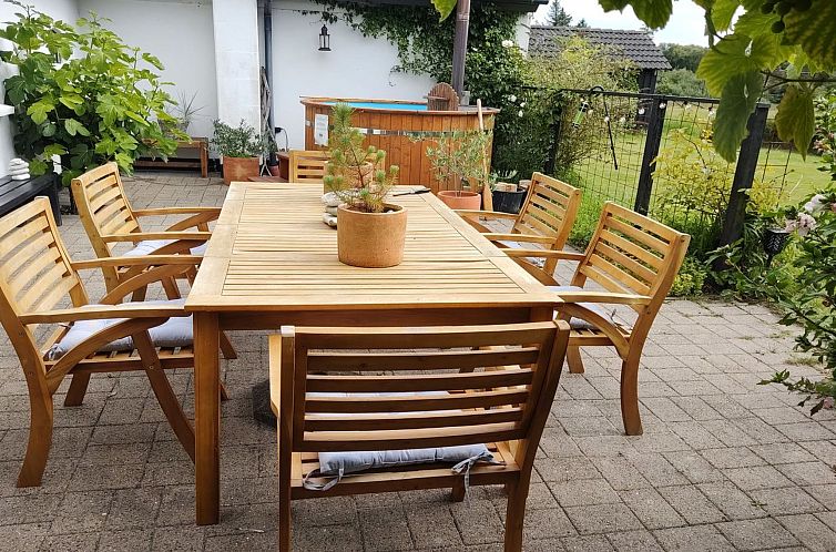 Vakantiehuis "Nani" - 900m from the sea