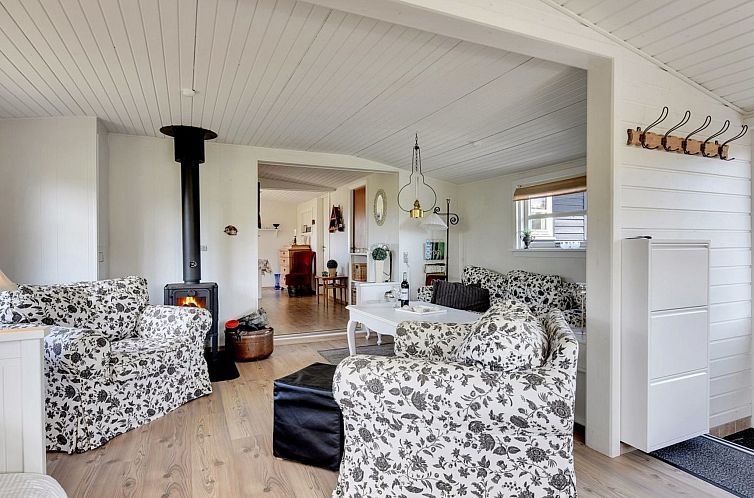 Vakantiehuis "Anik" - 100m from the sea