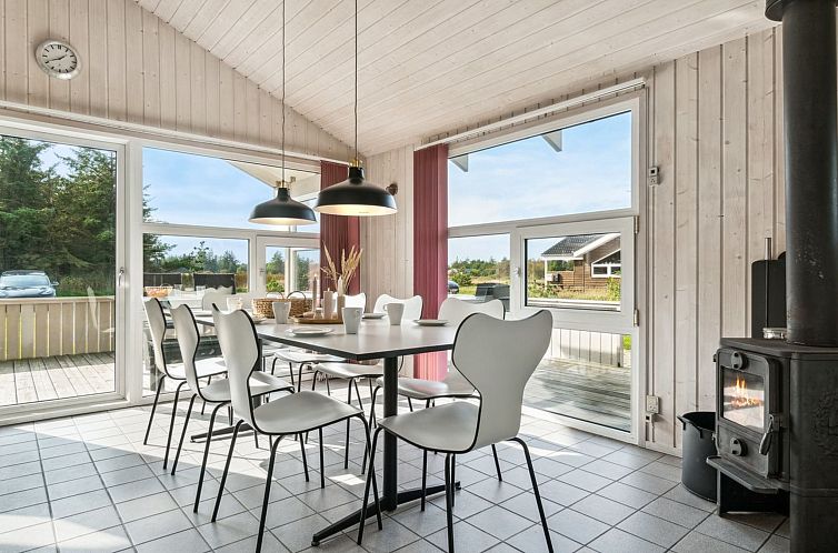 Vakantiehuis "Zoya" - 900m from the sea