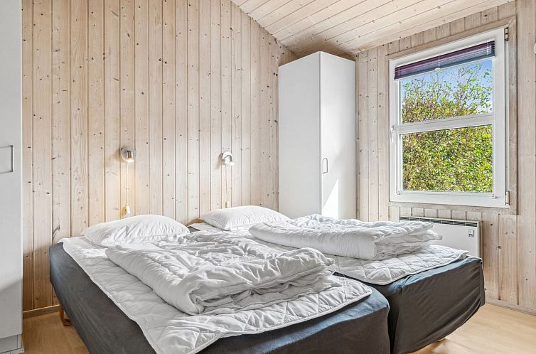 Vakantiehuis "Zoya" - 900m from the sea