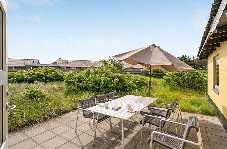 Vakantiehuis "Suki" - 650m from the sea