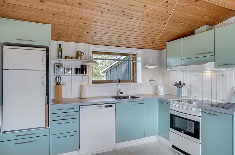 Vakantiehuis "Suki" - 650m from the sea