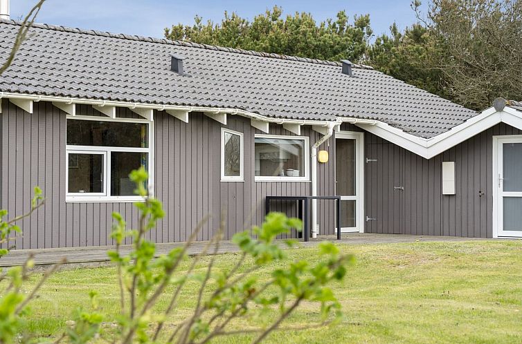 Vakantiehuis "Sella" - 200m from the sea