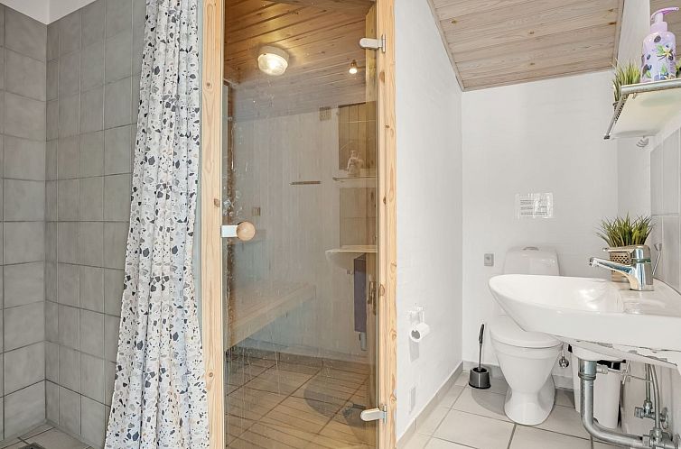 Vakantiehuis "Nimrod" - 70m from the sea