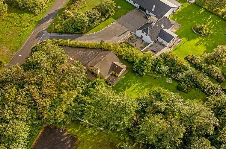 Vakantiehuis "Birtir" - 750m from the sea