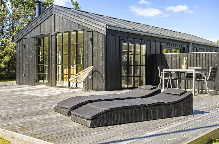 Vakantiehuis "Sheyla" - 150m from the sea