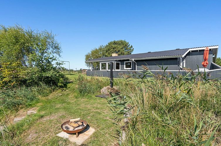 Vakantiehuis "Hylleborg" - 400m from the sea