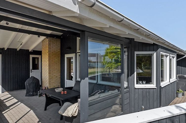 Vakantiehuis "Hylleborg" - 400m from the sea