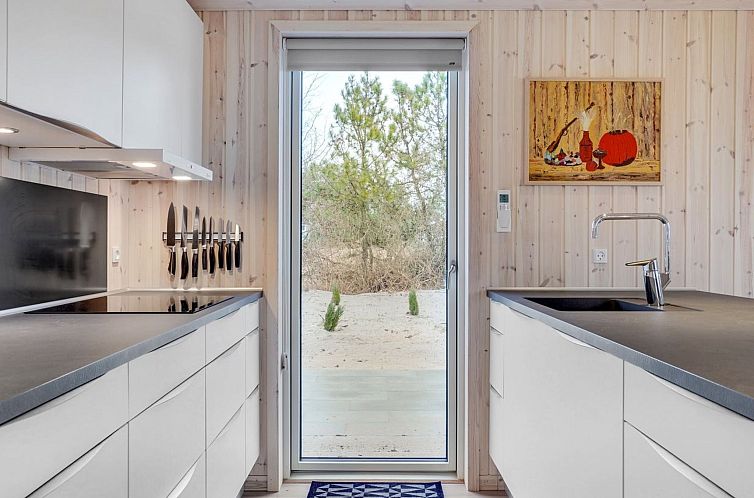 Vakantiehuis "Jerrit" - 225m from the sea