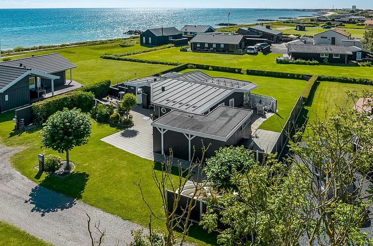 Vakantiehuis "Reima" - 50m from the sea