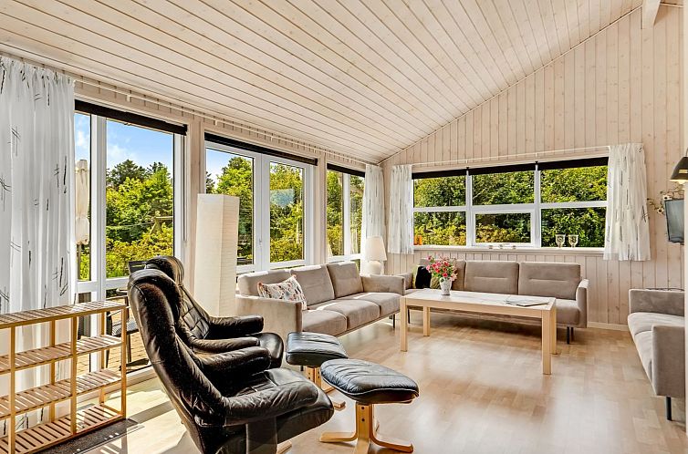 Vakantiehuis "Østmar" - 1.2km from the sea