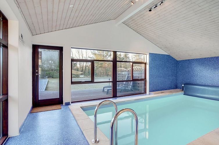 Vakantiehuis "Sirpa" - 1km from the sea