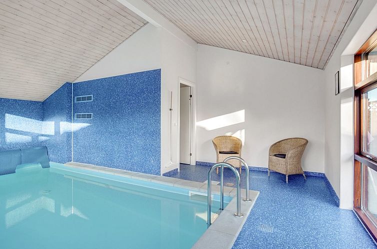 Vakantiehuis "Sirpa" - 1km from the sea