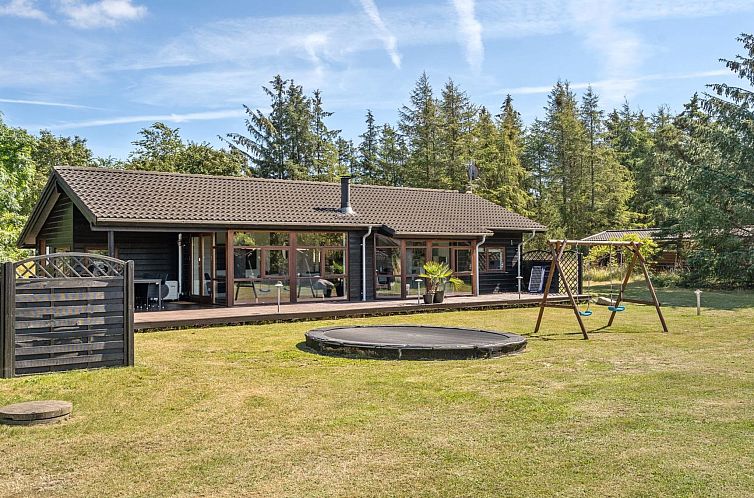 Vakantiehuis "Sirpa" - 1km from the sea