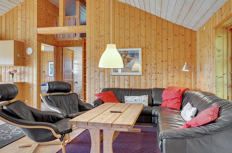 Vakantiehuis "Hæryst" - 175m from the sea