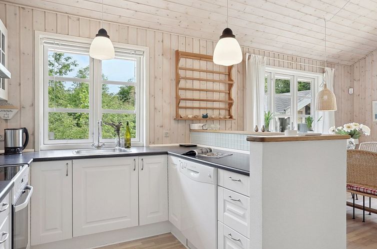 Vakantiehuis "Tia" - 1.4km from the sea