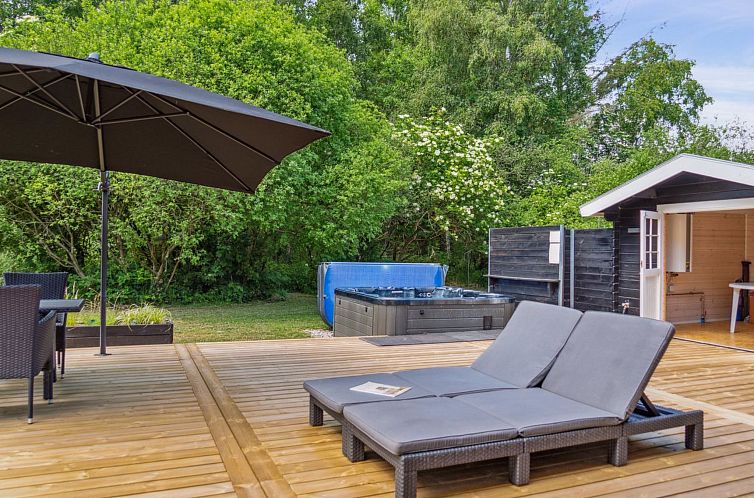 Vakantiehuis "Tia" - 1.4km from the sea