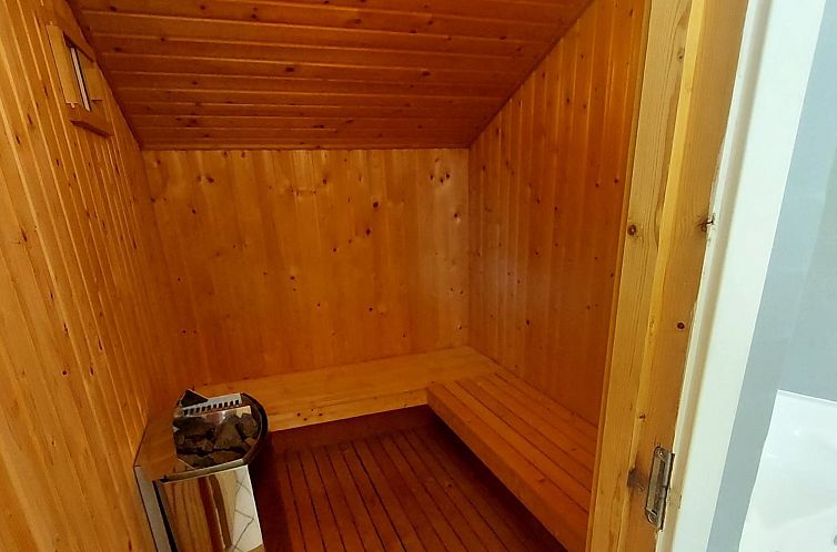 Vakantiehuis "Tia" - 1.4km from the sea