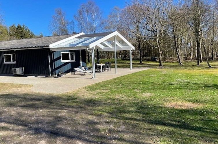 Vakantiehuis "Barne" - 4km from the sea