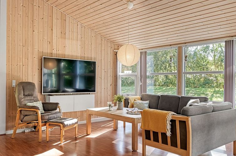 Vakantiehuis "Barne" - 4km from the sea
