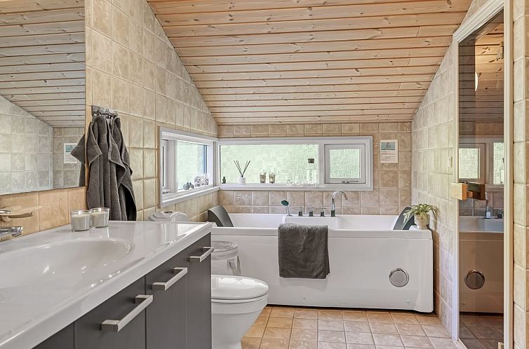 Vakantiehuis "Barne" - 4km from the sea