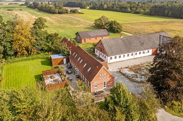 Vakantiehuis "Har" - 1.2km from the sea