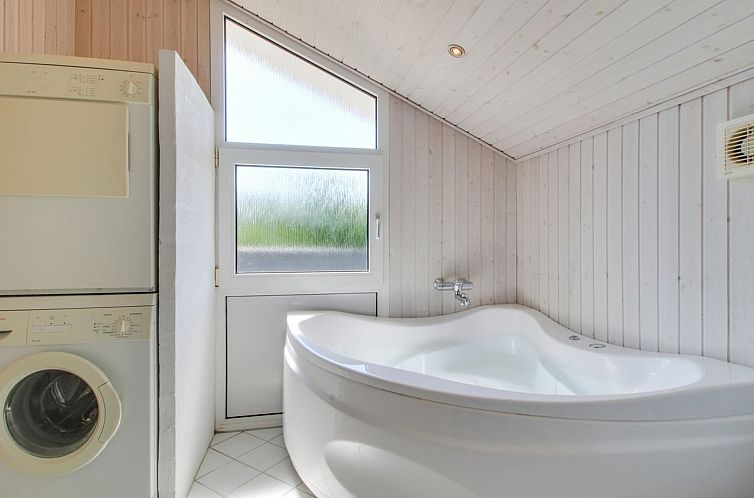 Vakantiehuis "Aneline" - 700m from the sea