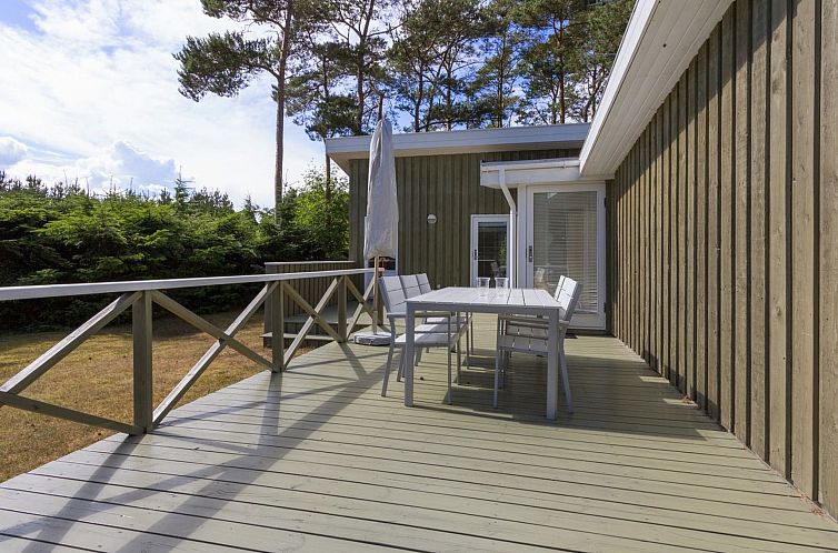 Vakantiehuis "Hwelp" - 200m from the sea