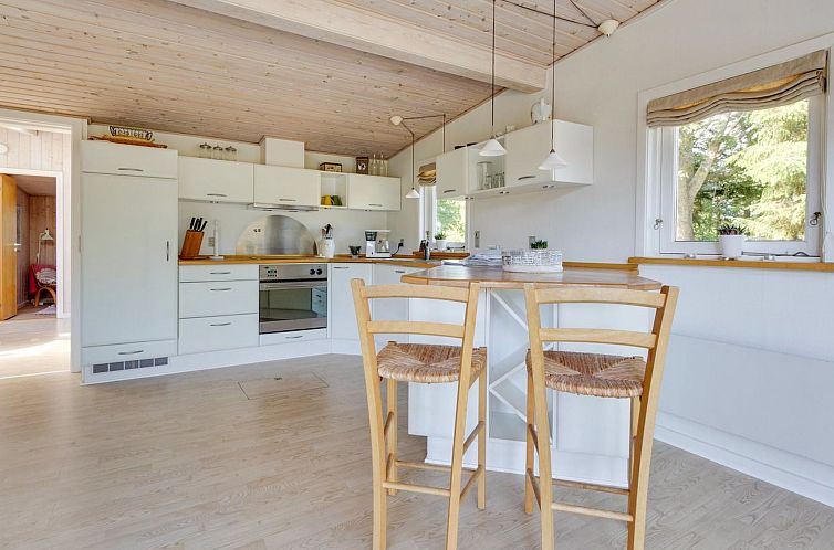 Vakantiehuis "Hwelp" - 200m from the sea