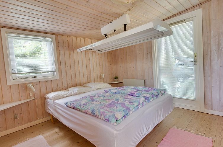 Vakantiehuis "Hwelp" - 200m from the sea
