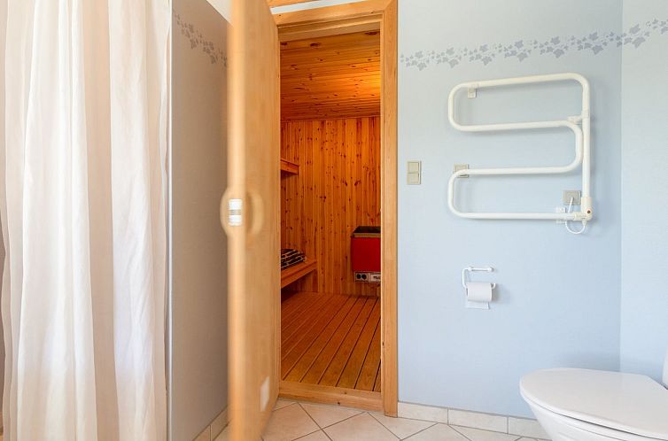 Vakantiehuis "Hwelp" - 200m from the sea