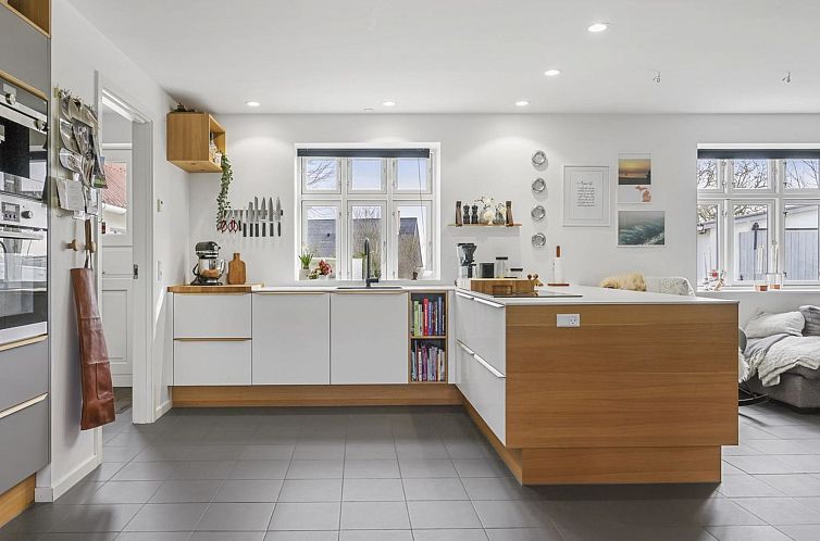 Vakantiehuis "Afke" - 700m from the sea