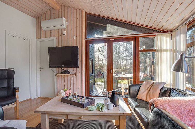 Vakantiehuis "Østmar" - 1.2km from the sea