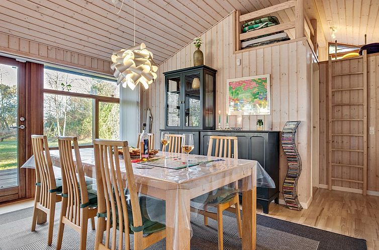Vakantiehuis "Østmar" - 1.2km from the sea